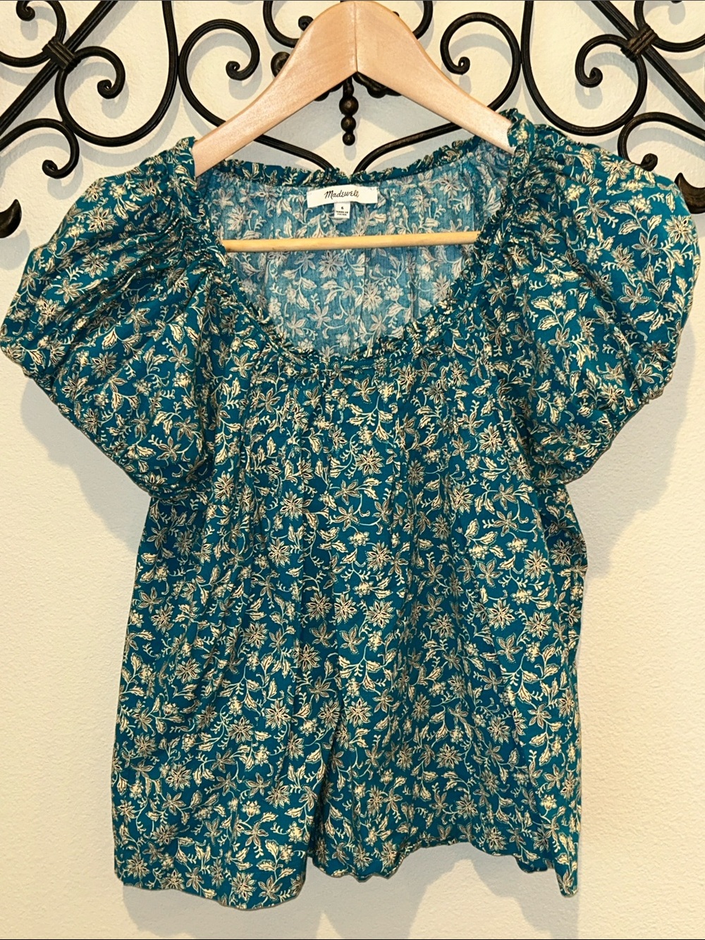 MADEWELL SCOOPNECK PUFF SLEEVE FLORAL TOP SIZE 6